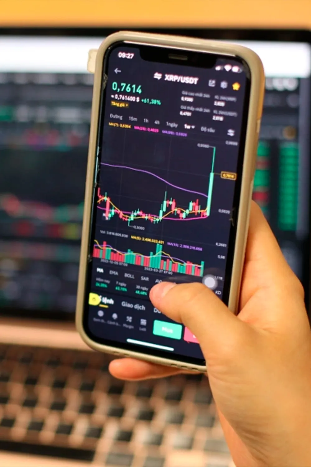 Yahoo Finance Ai trading panel displaying crypto charts